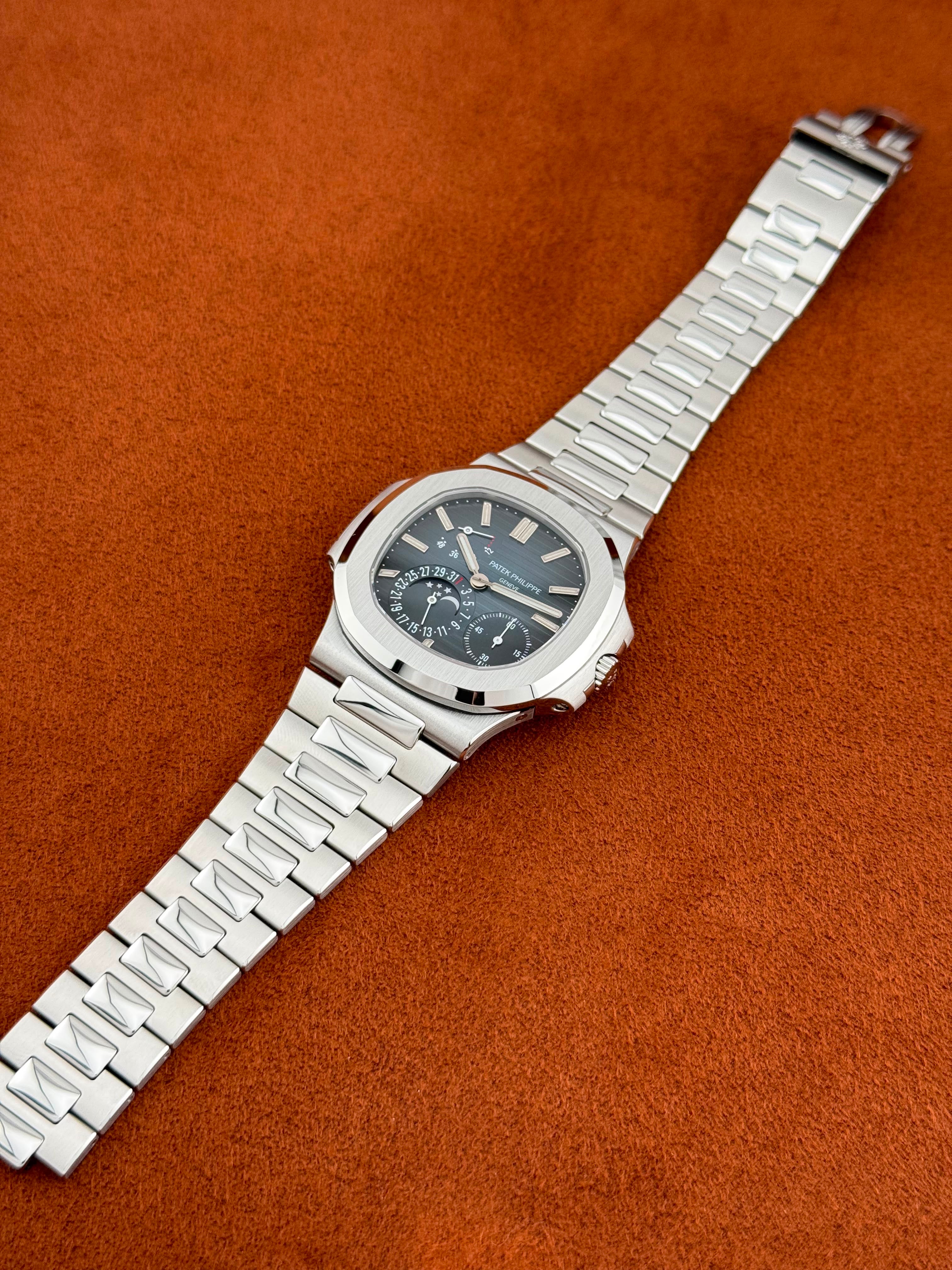 Patek Philippe Nautilus 5712/1A-001, Stainless Steel, Full Set, 2014