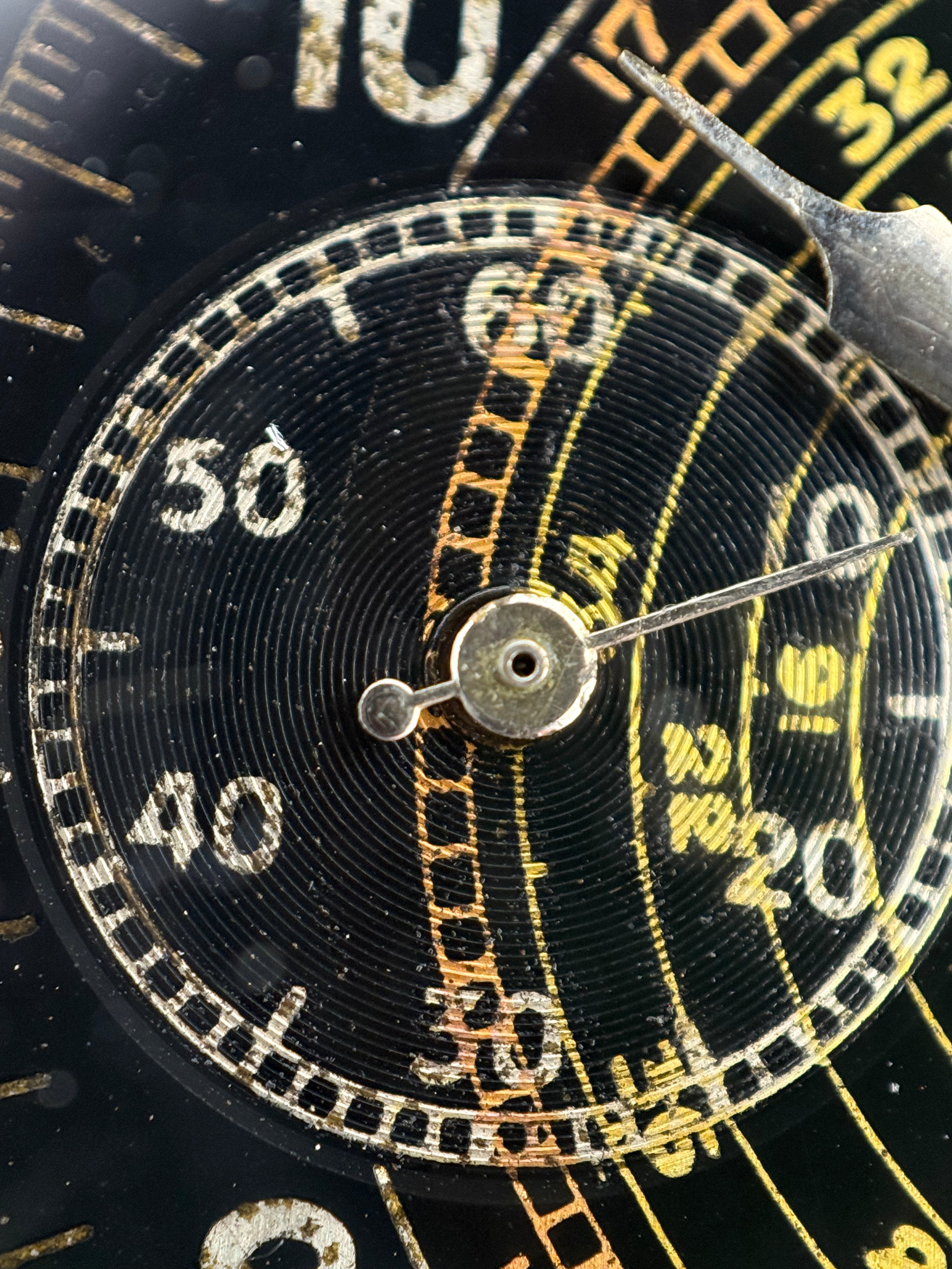 Omega Steel Chronograph – Gilt Multi-Scale Dial, Cal. 33.3 CHRO, 1940s