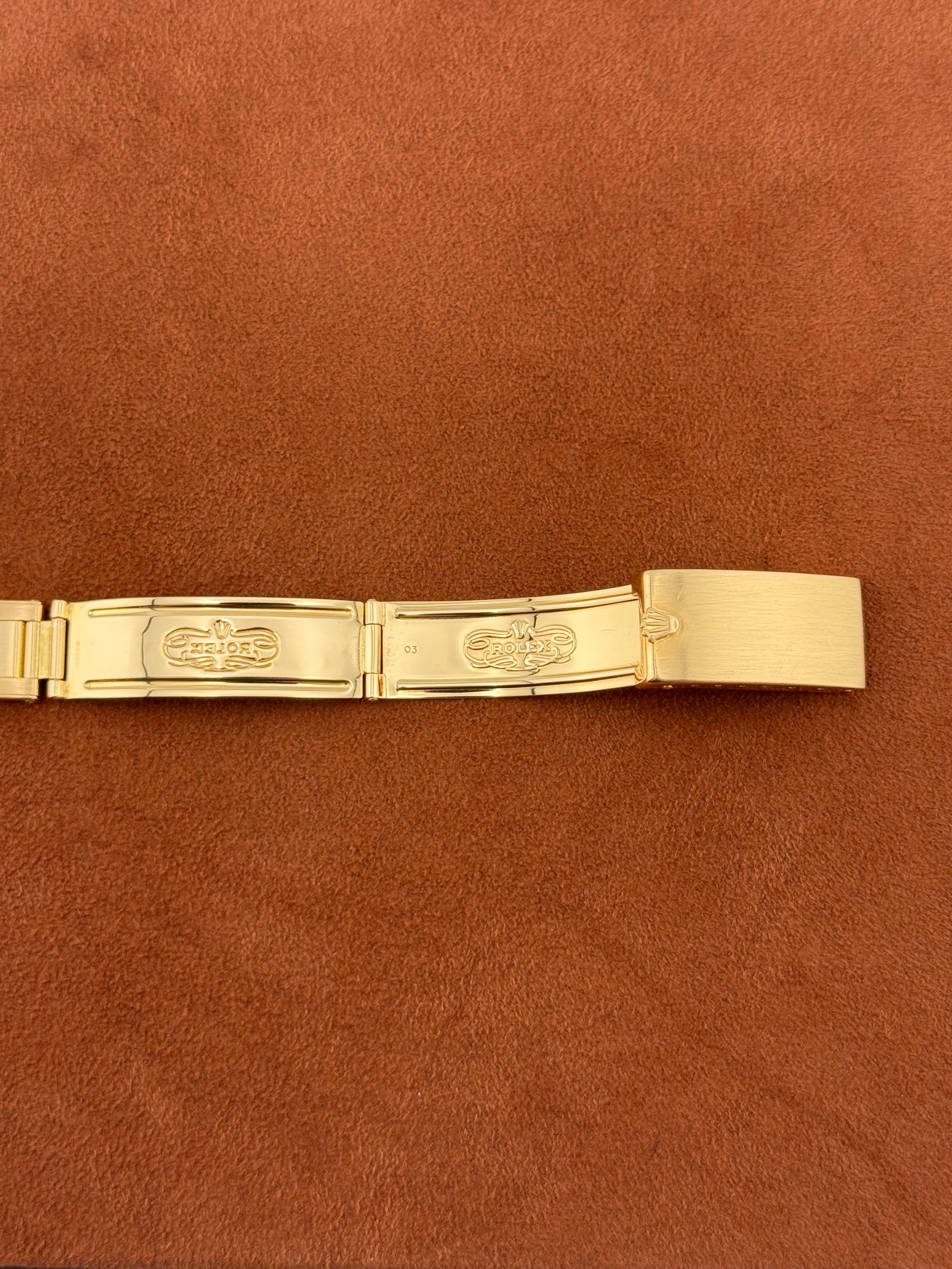 Rolex Oyster Perpetual Date Ref. 1500 – Yellow Gold, UAE Crest Dial, Sheikh Mohammed bin Rashid Signature