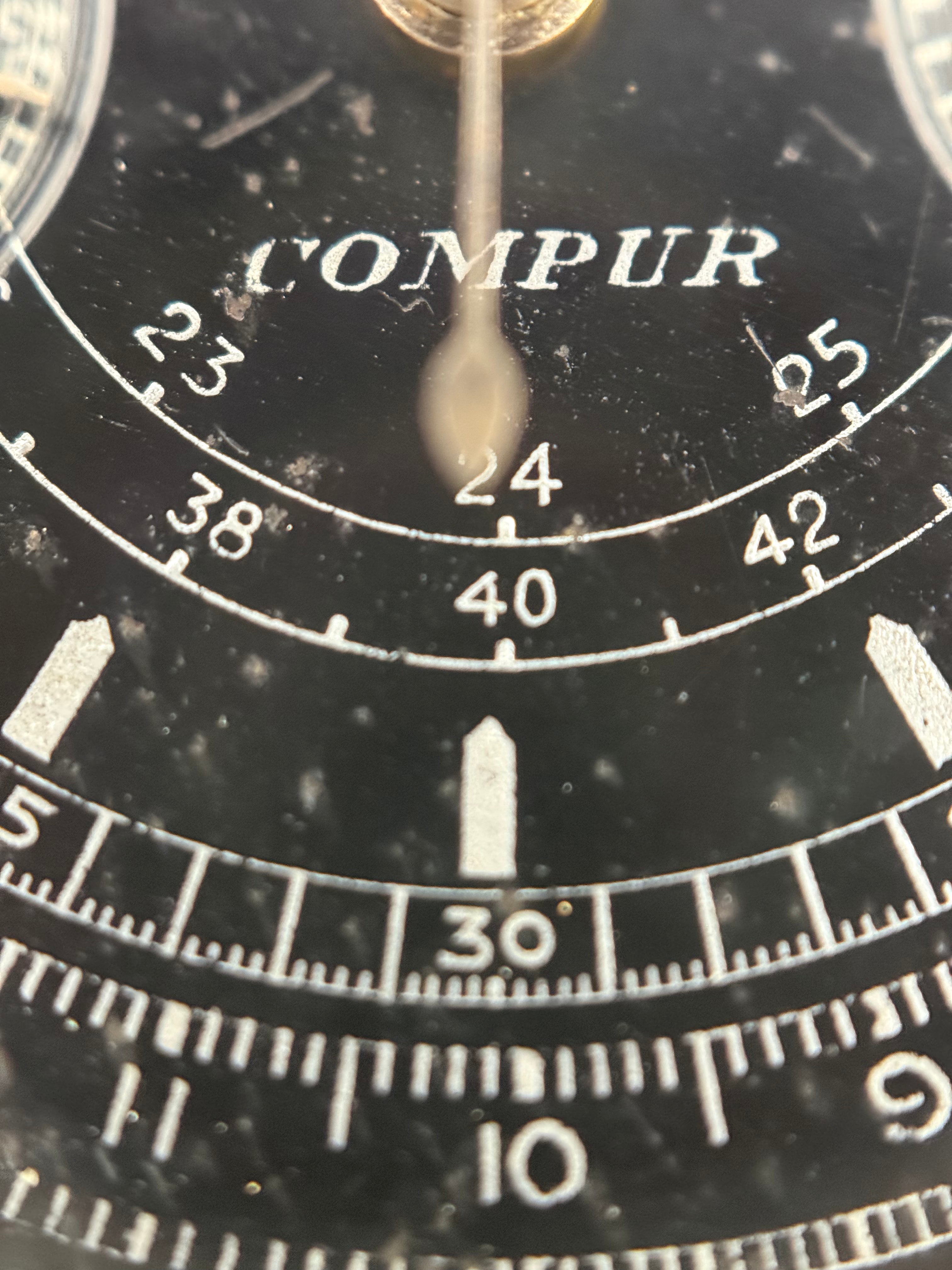 Universal Genève Compur Chronograph – Black Snail Dial, Multi-Scale, Mid-1930s