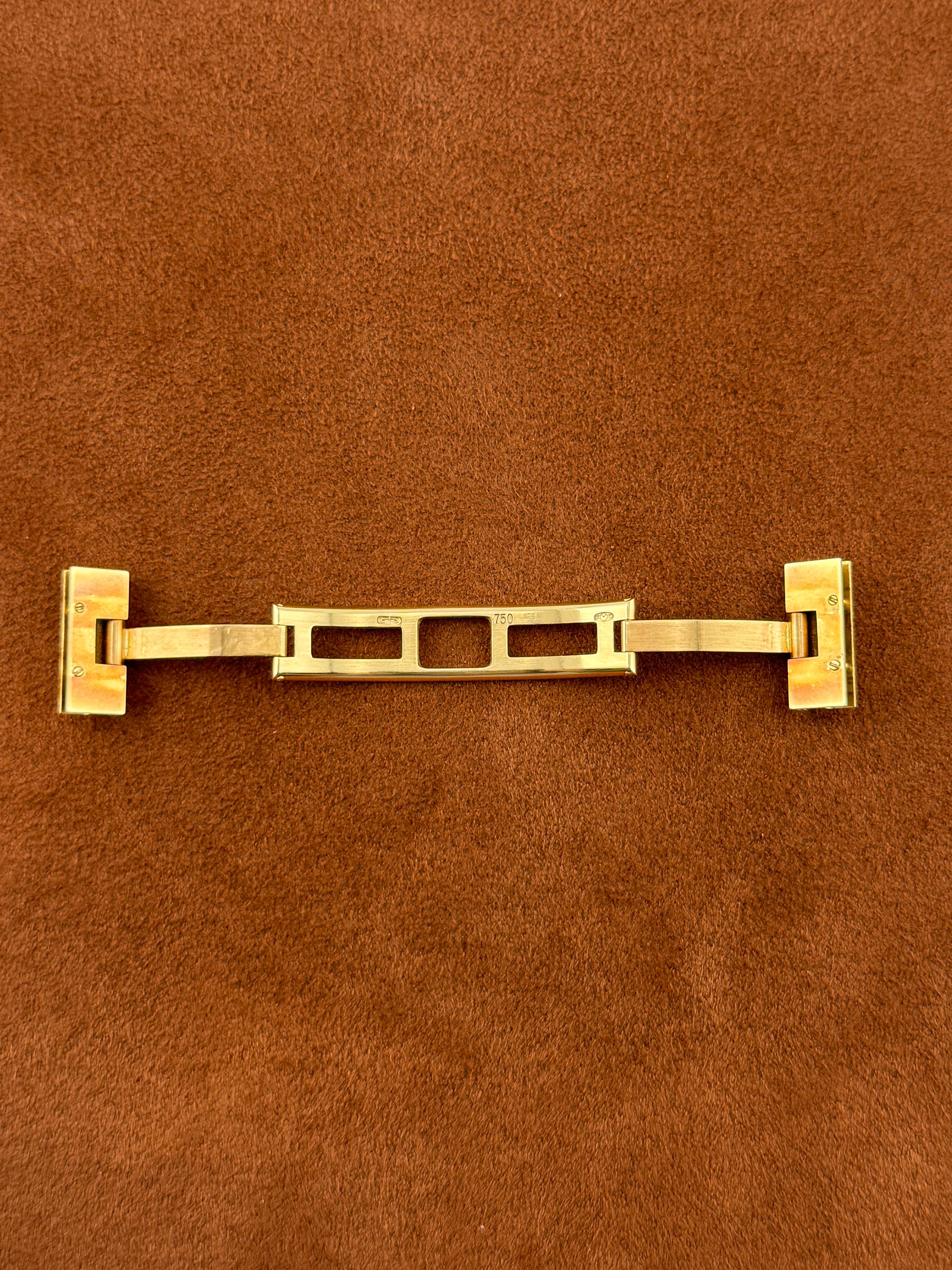 Gérald Genta Gefica – 18K Gold, Coral Dial, Moon Phase, Day-Date, 24 Hour