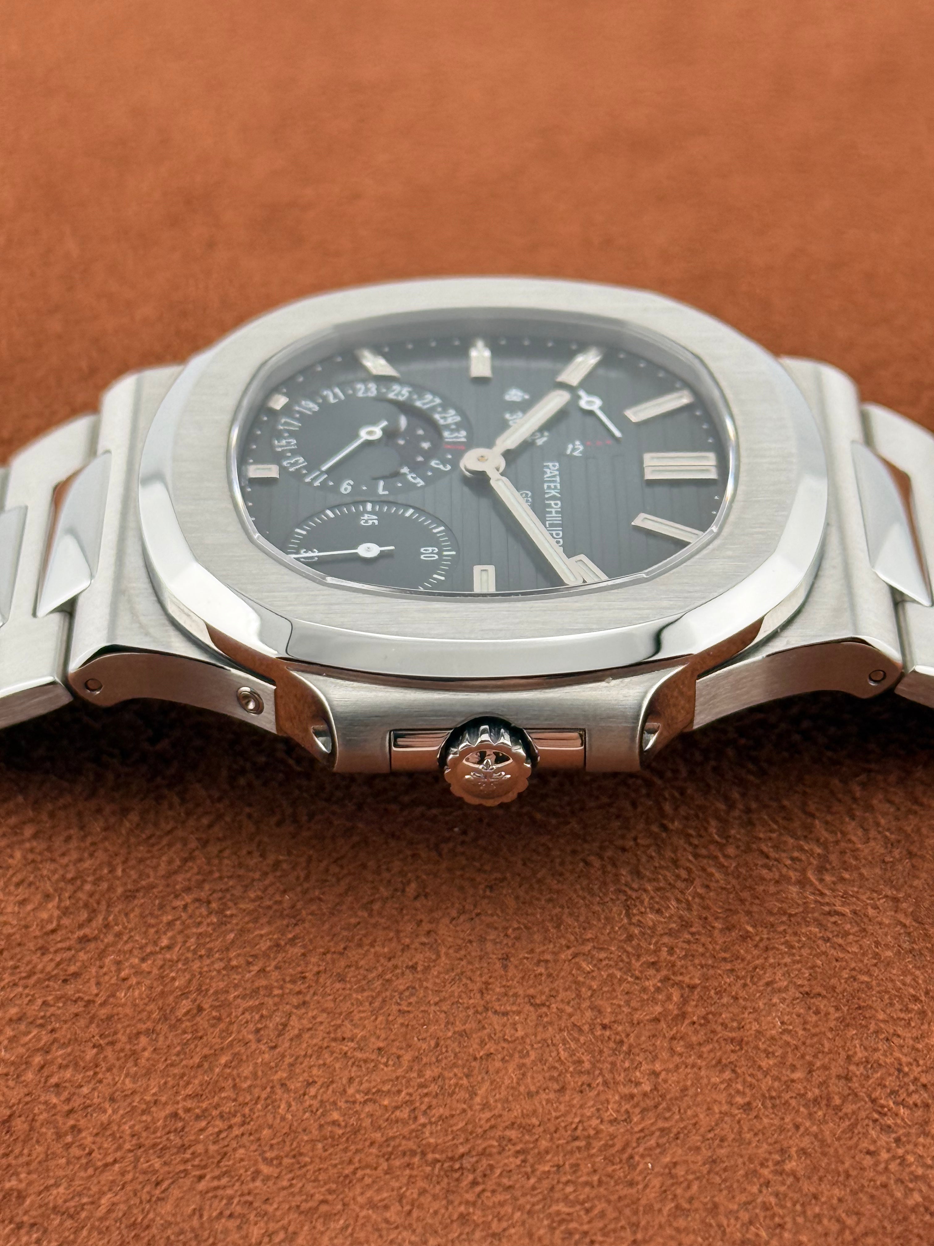 Patek Philippe Nautilus Ref. 3712/1A – First Series, Original Certificate, Full Set