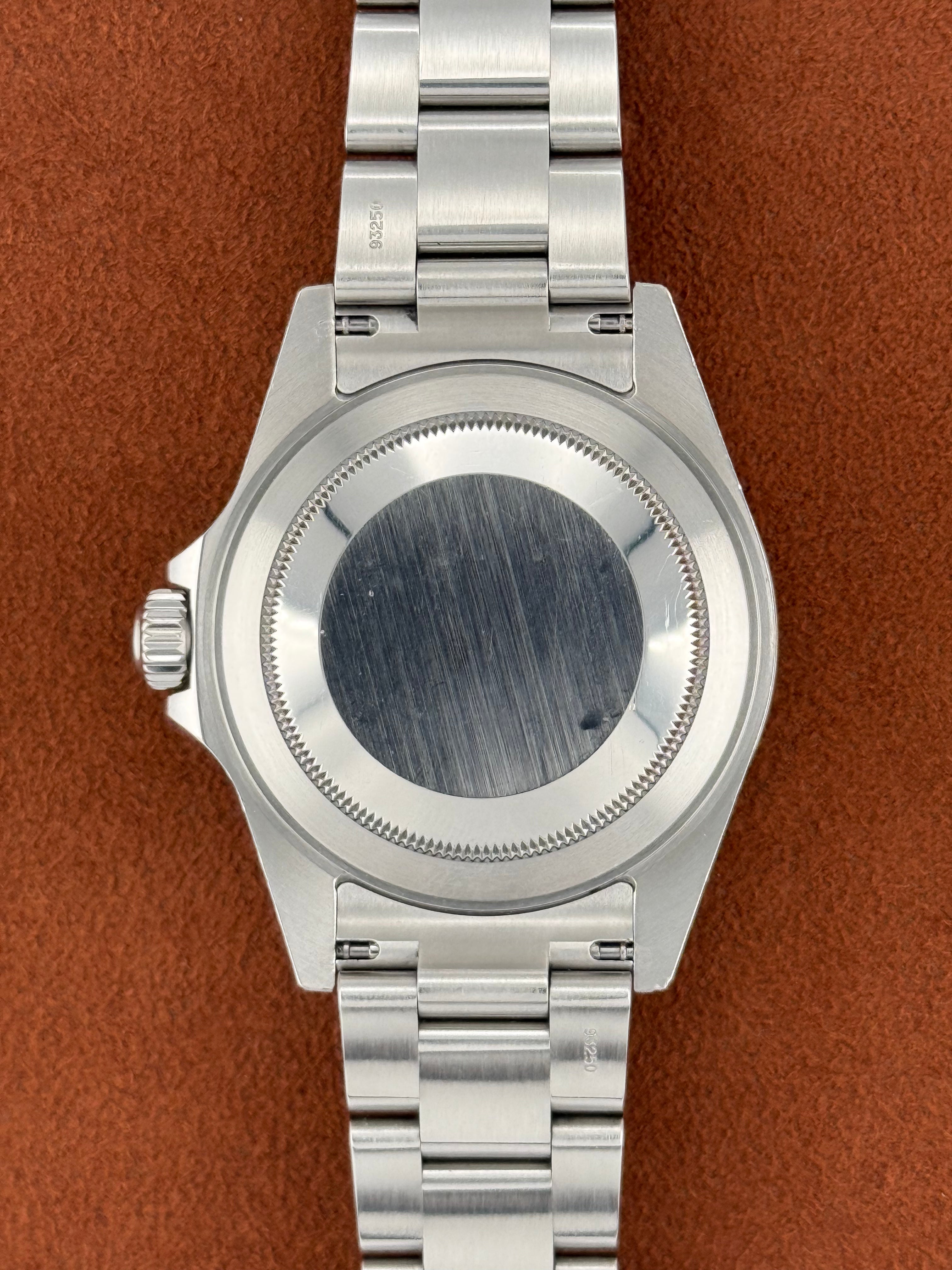 Rolex Submariner Date Ref. 16610LV “Kermit” – serie F, juego completo, 2004