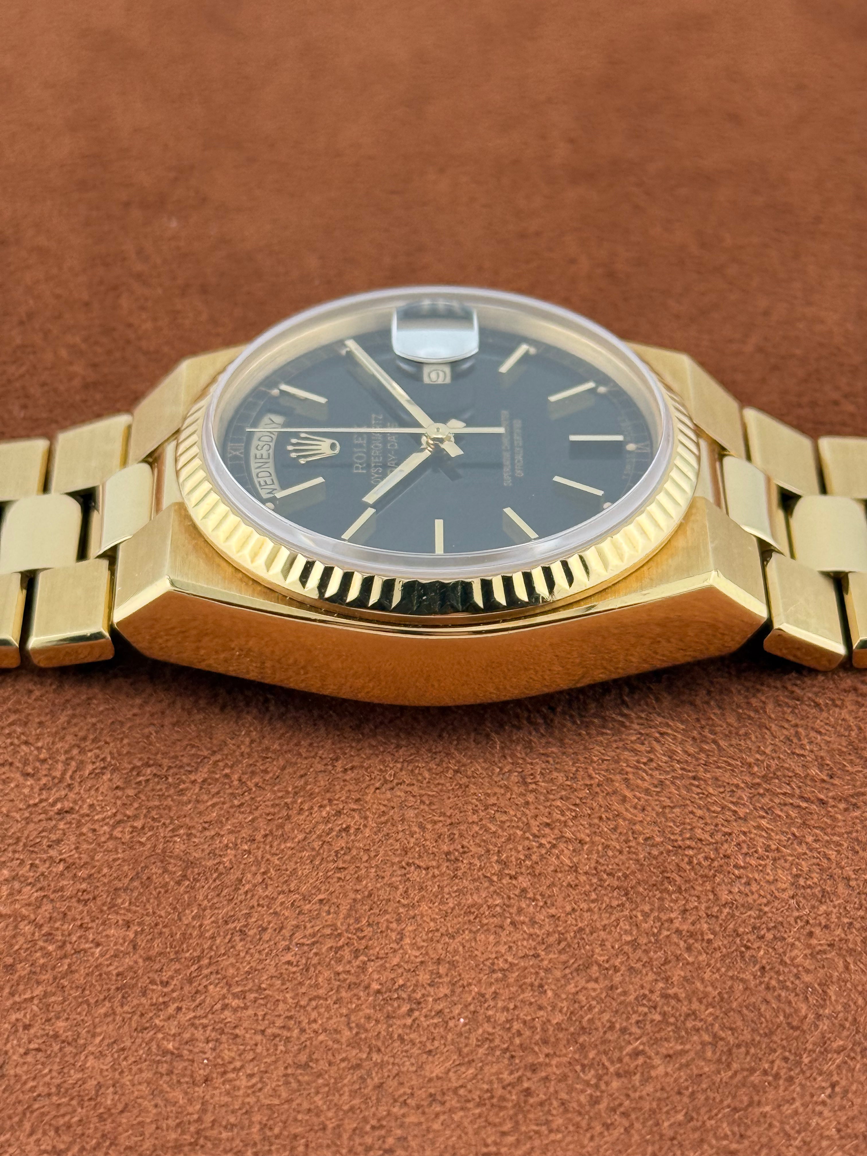 Rolex Oysterquartz Day-Date Ref. 19018 – Black Dial, 18K Yellow Gold Bracelet Watch