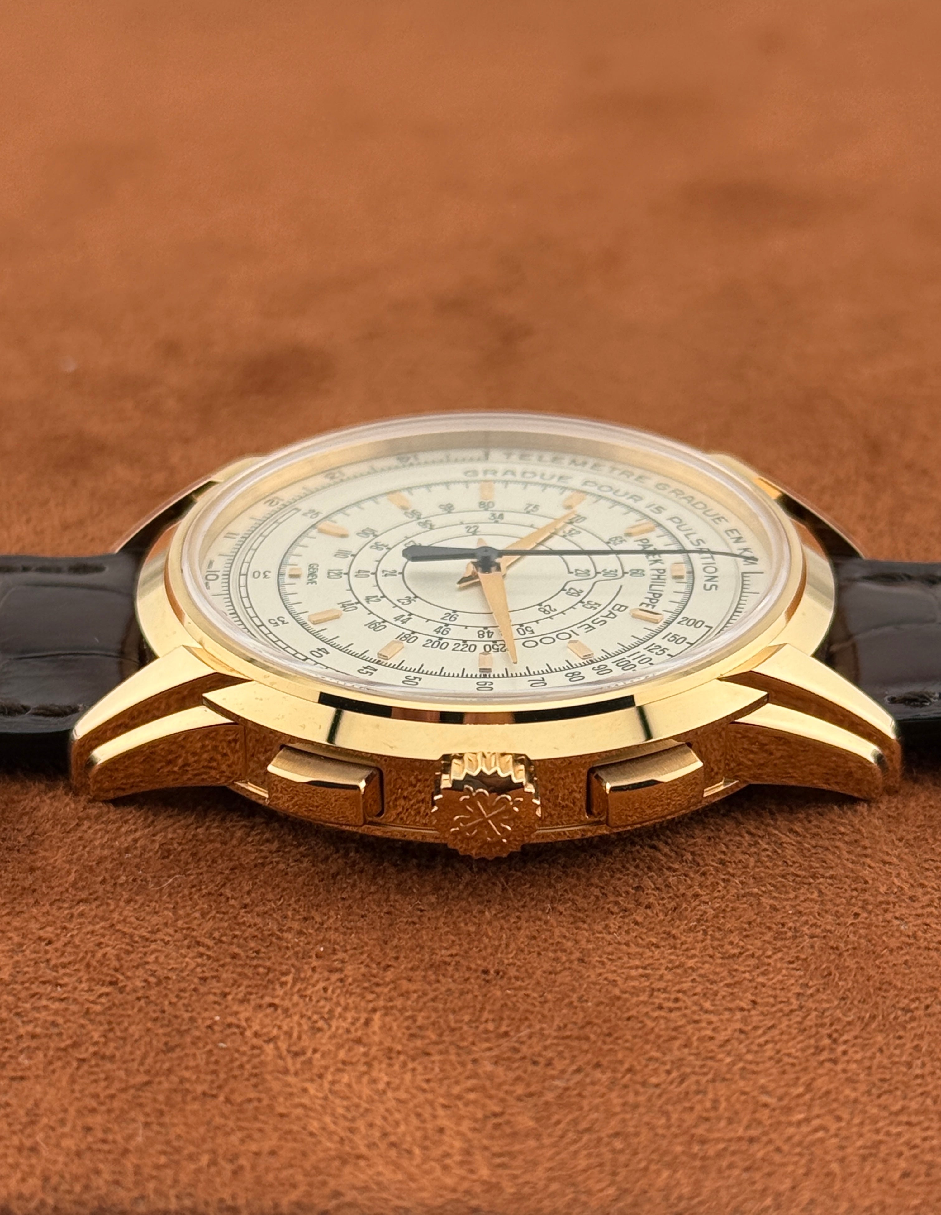 Patek Philippe Ref. 5975R-001 unworn and complete from 2015