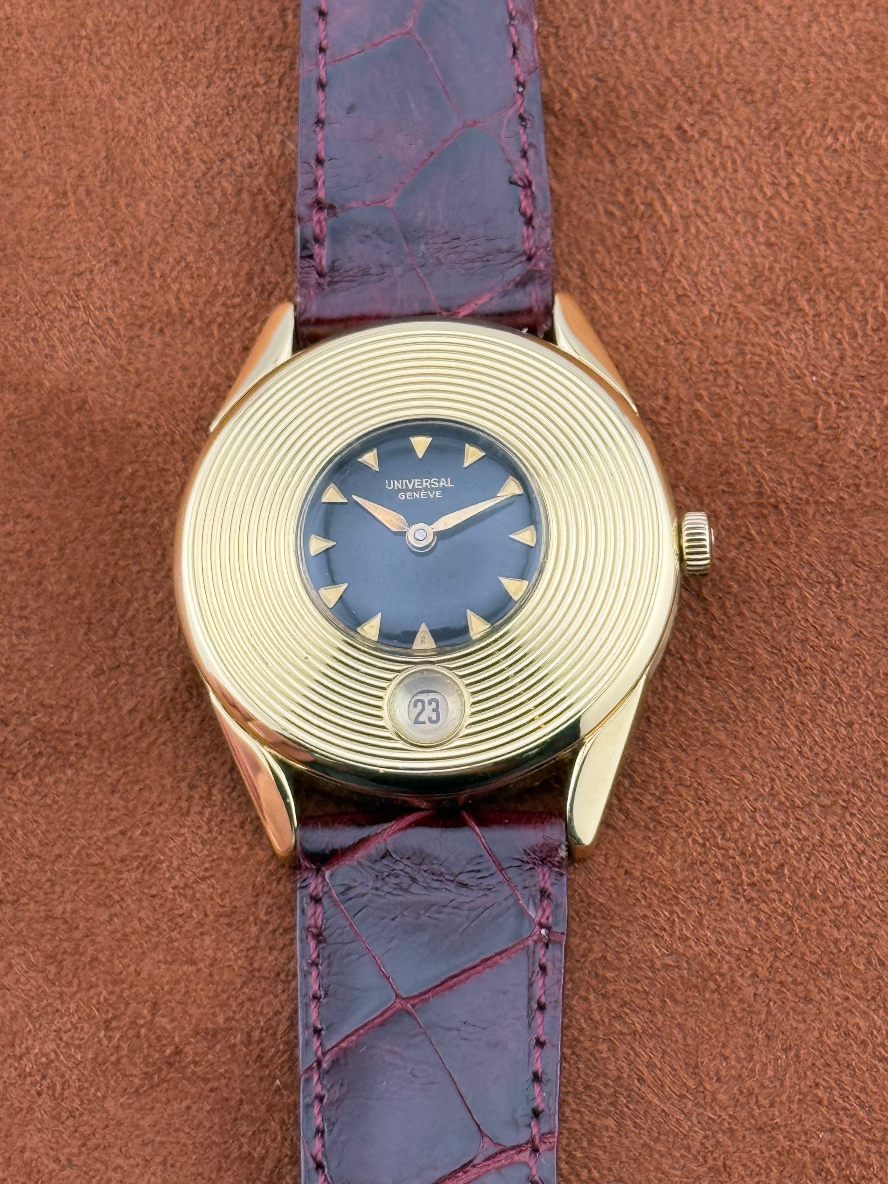 Universal Genève Disco Volante – Yellow Gold Calendar Wristwatch