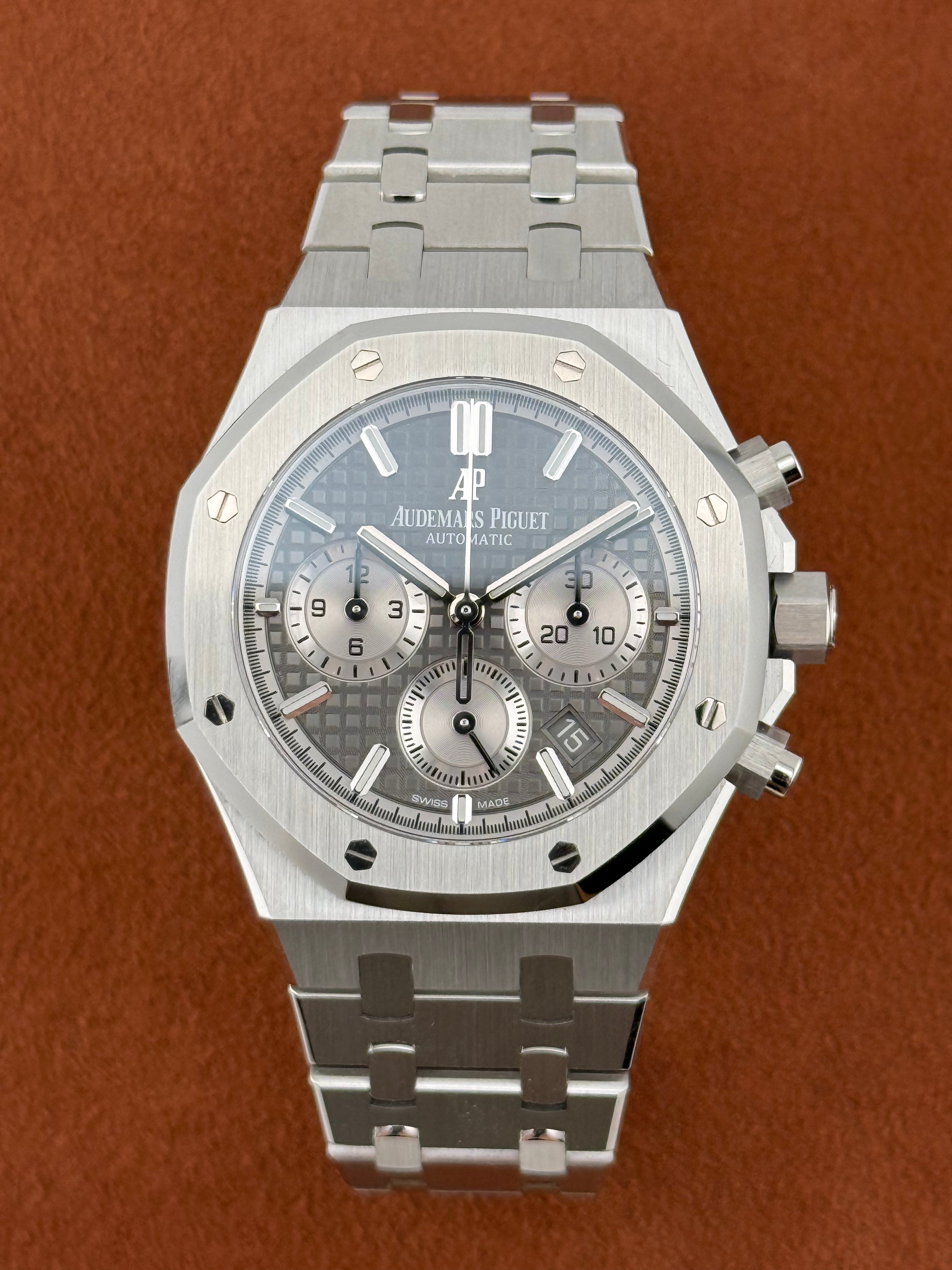 Audemars Piguet Royal Oak Chronograph Ref. 26315 – 38mm Steel, Grey Dial, Full Set