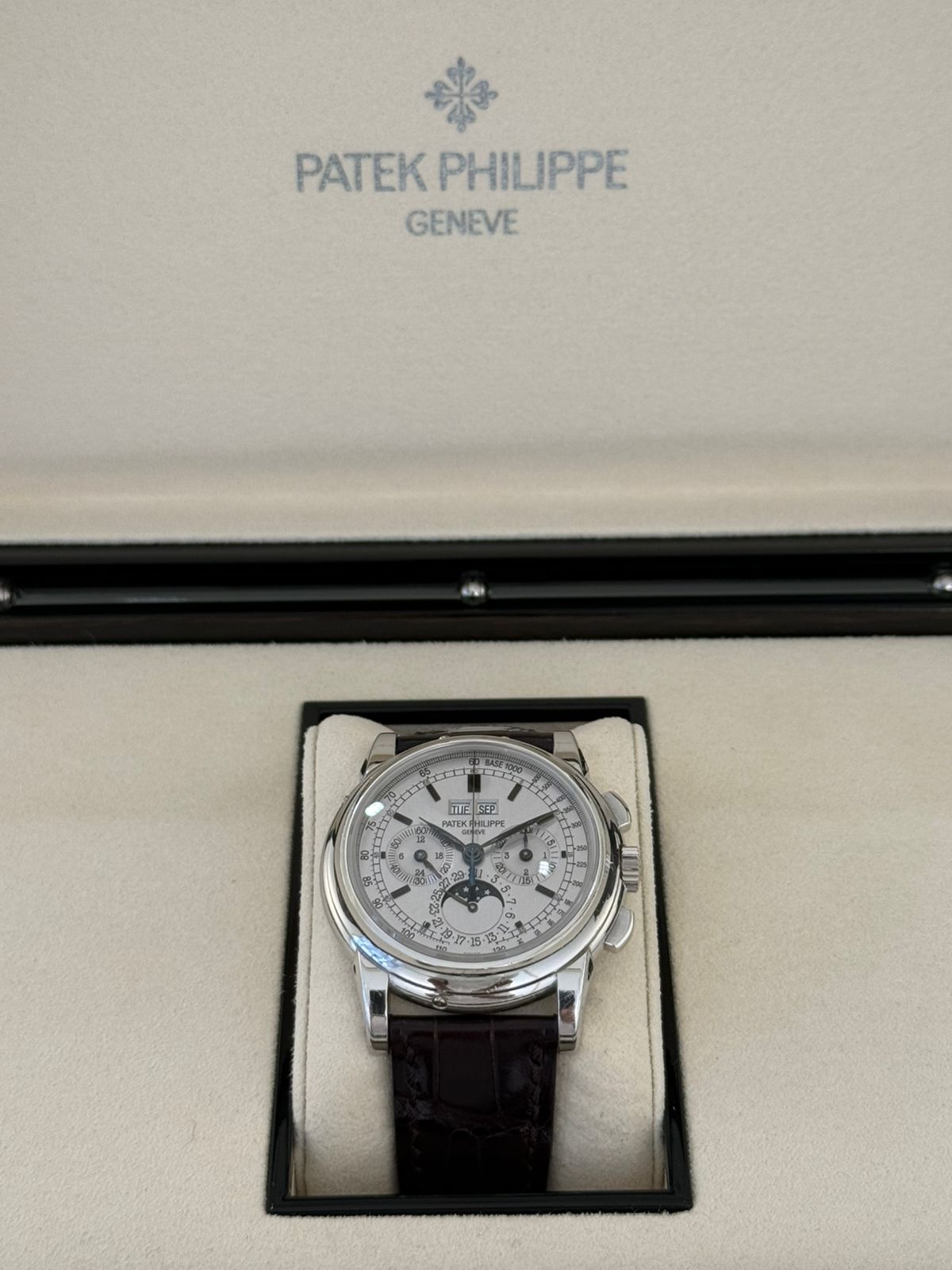 Patek Philippe 5970G-001 Perpetual Calendar Chronograph Full Set