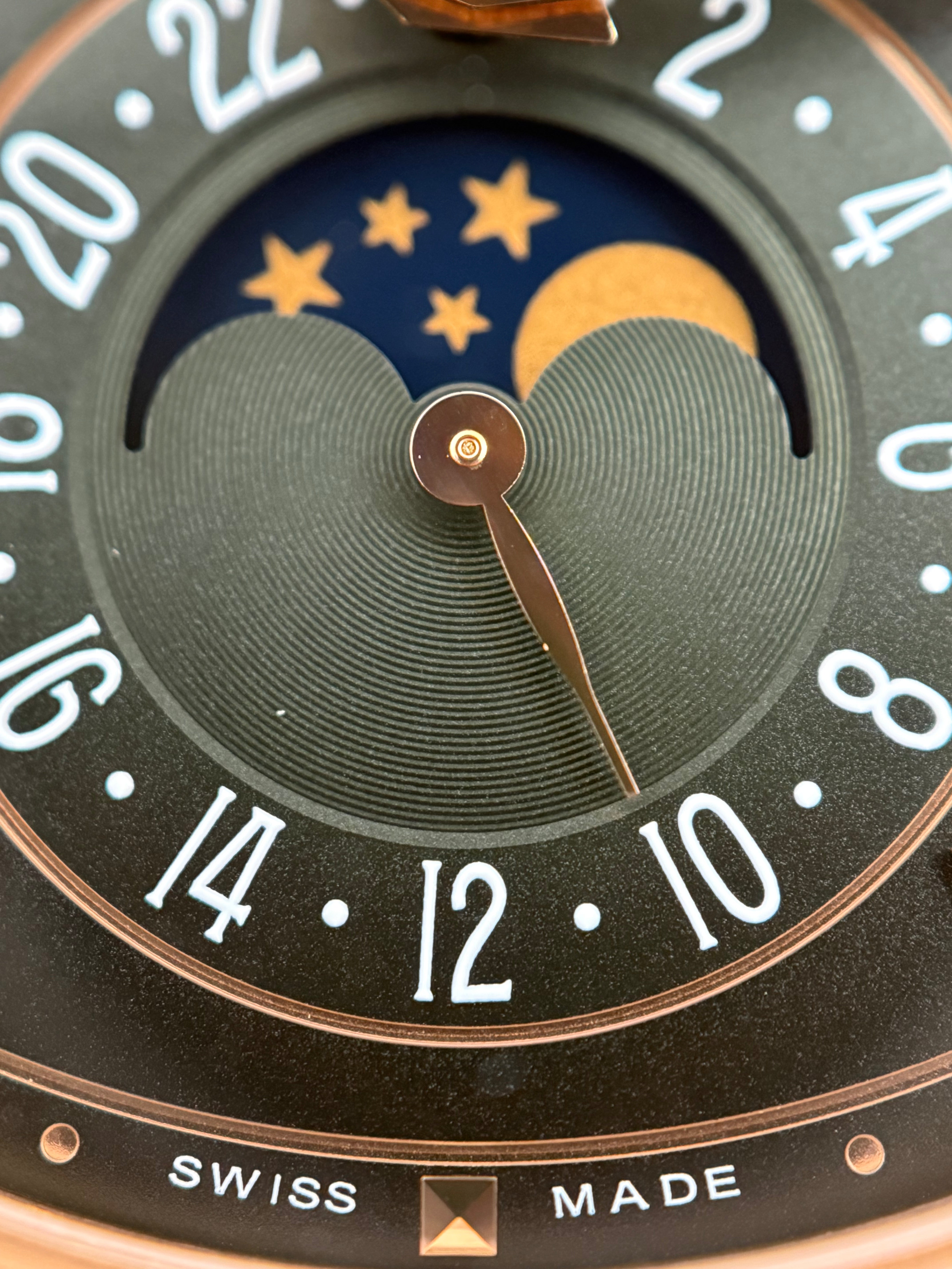 Patek Philippe Complications Annual Calendar Ref. 5205R-011 – Rose Gold, Olive Green Dial