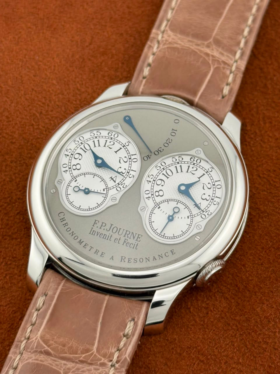 F.P. Journe Chronomètre à Résonance No. 048-05RN — Platinum, Full Set, Taiwan Warranty Card Dated 07/09/2007