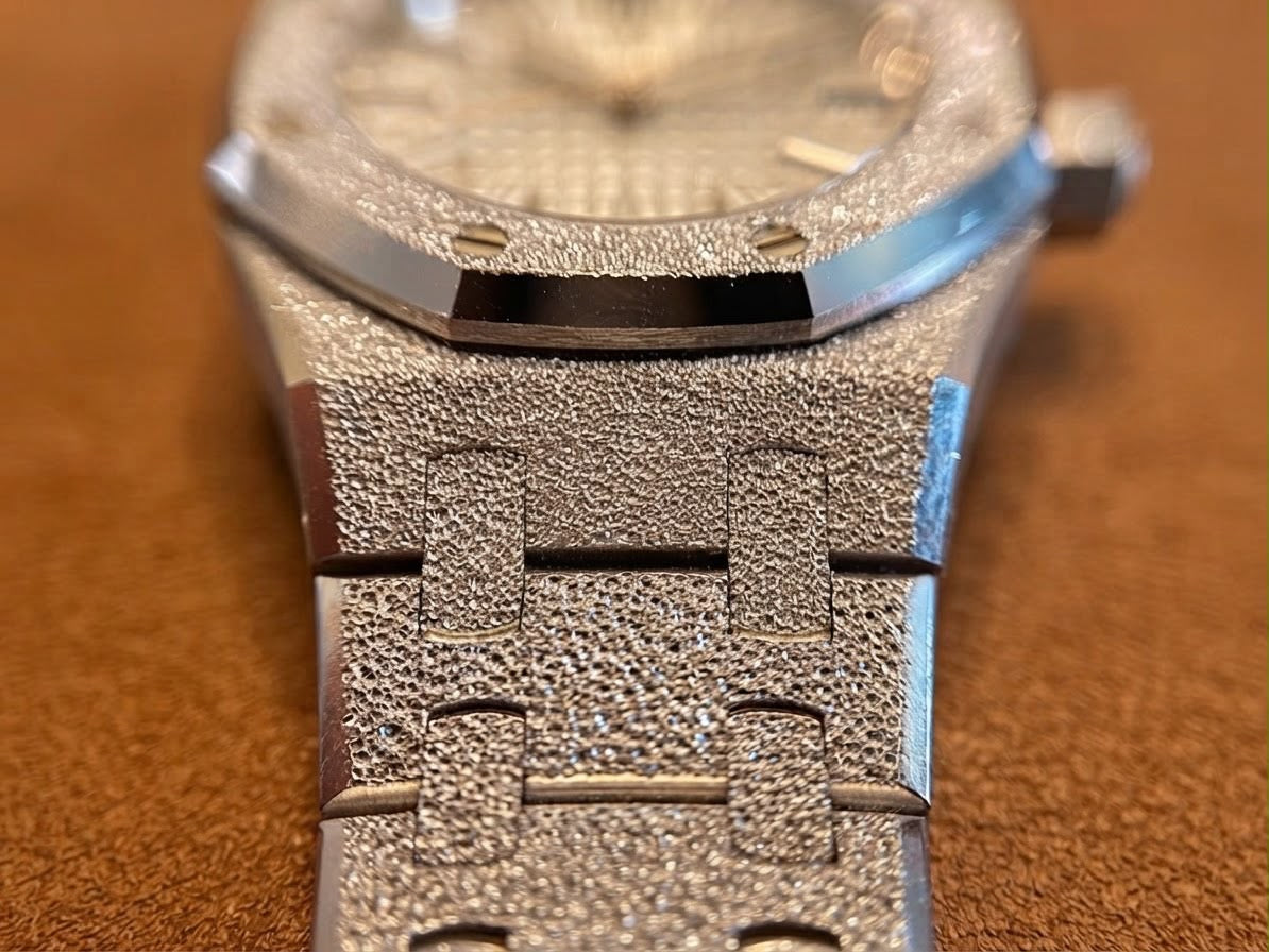 Audemars Piguet Royal Oak Mini Frosted 67630BC.GG.1312BC.01, White Gold, Complete Set, 2026 Warranty Card