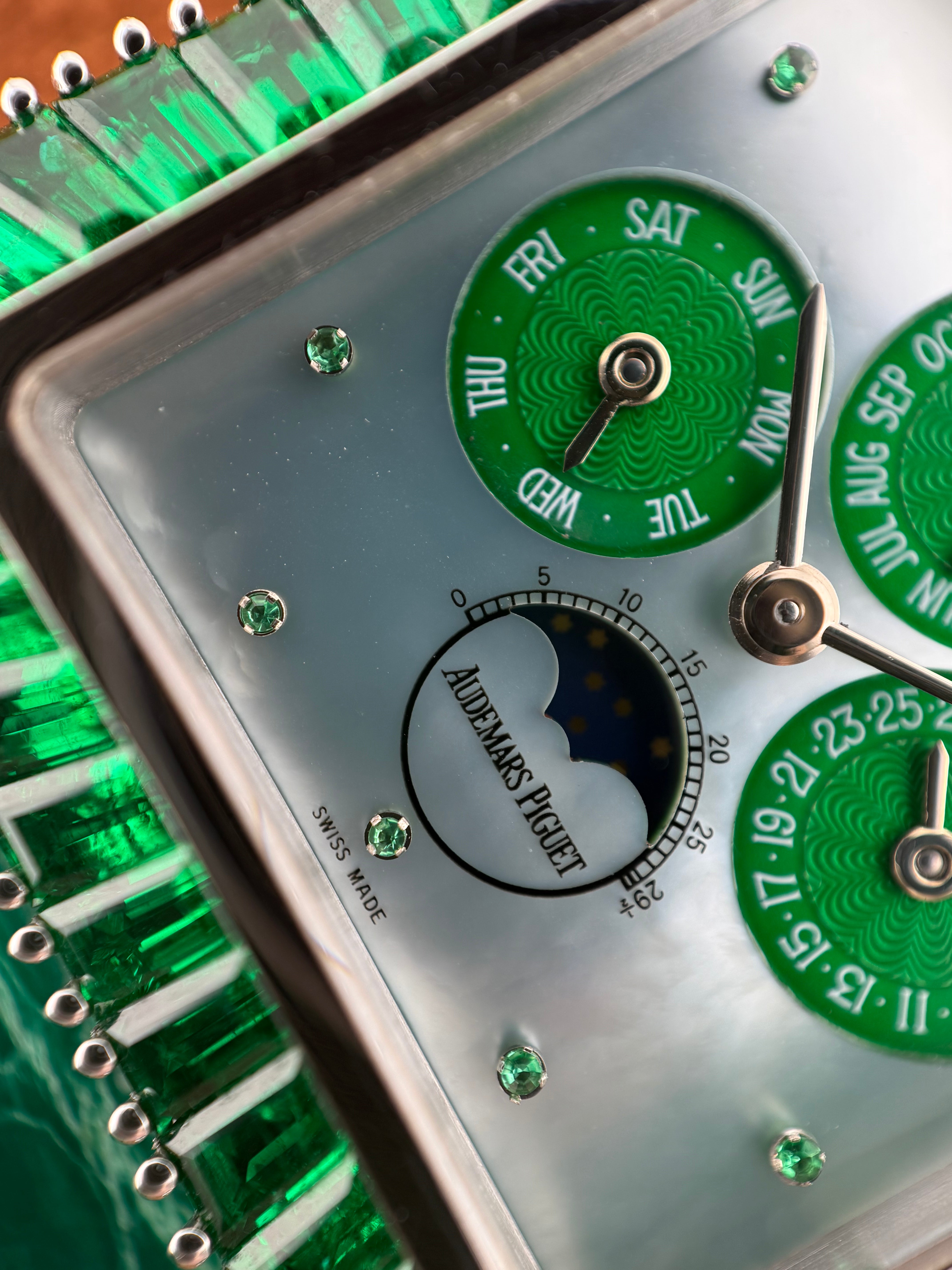 Audemars Piguet Perpetual Calendar Ref. 25756BC – White Gold, Emerald-Set, Mother-of-Pearl Dial