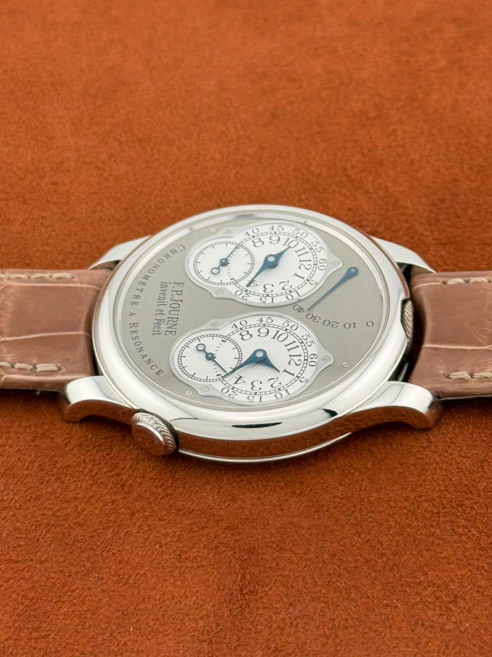 F.P. Journe Chronomètre à Résonance No. 048-05RN — Platinum, Full Set, Taiwan Warranty Card Dated 07/09/2007