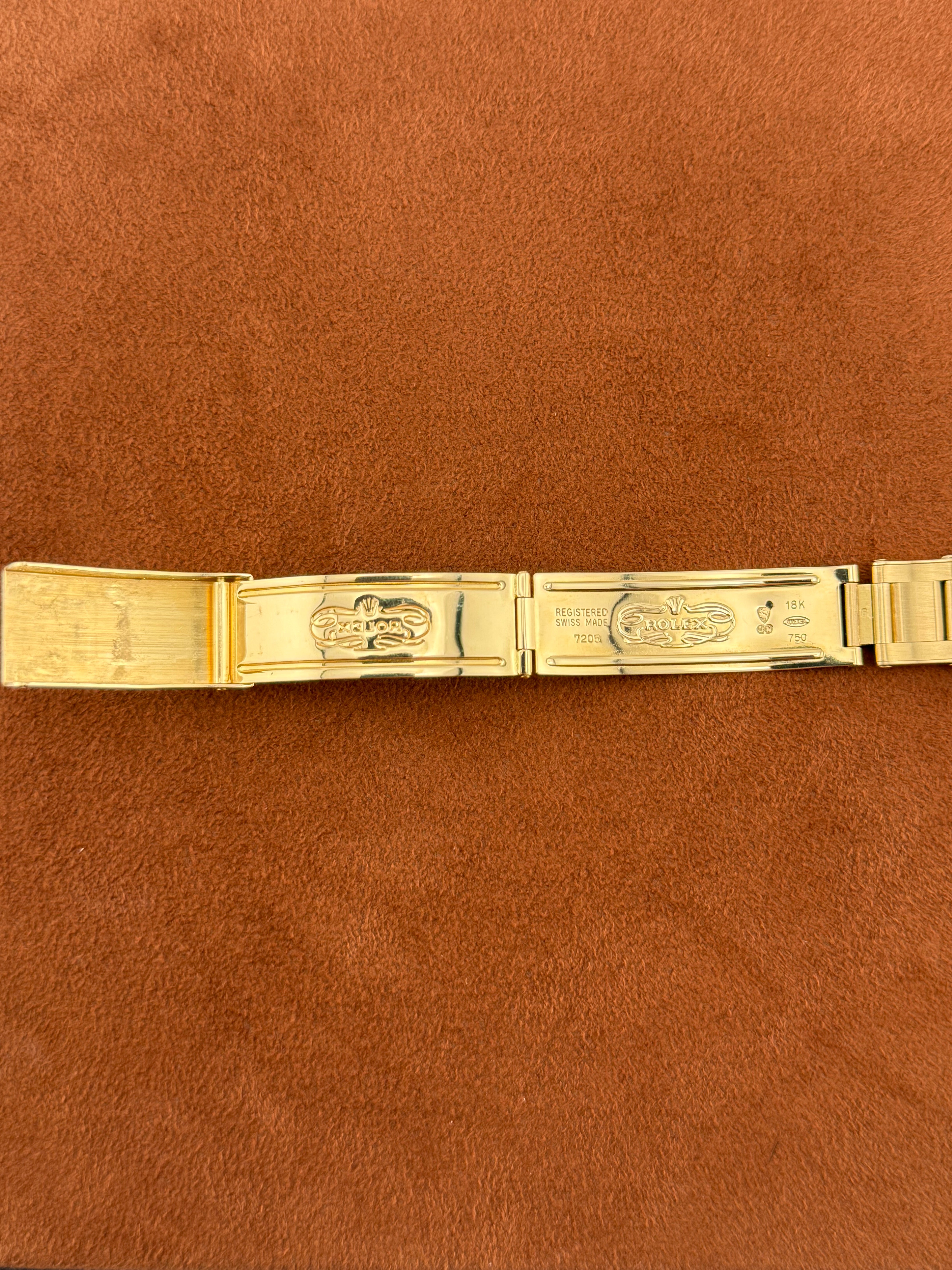 Rolex Oyster Perpetual Date Ref. 1500 – Yellow Gold, UAE Crest Dial, Sheikh Mohammed bin Rashid Signature