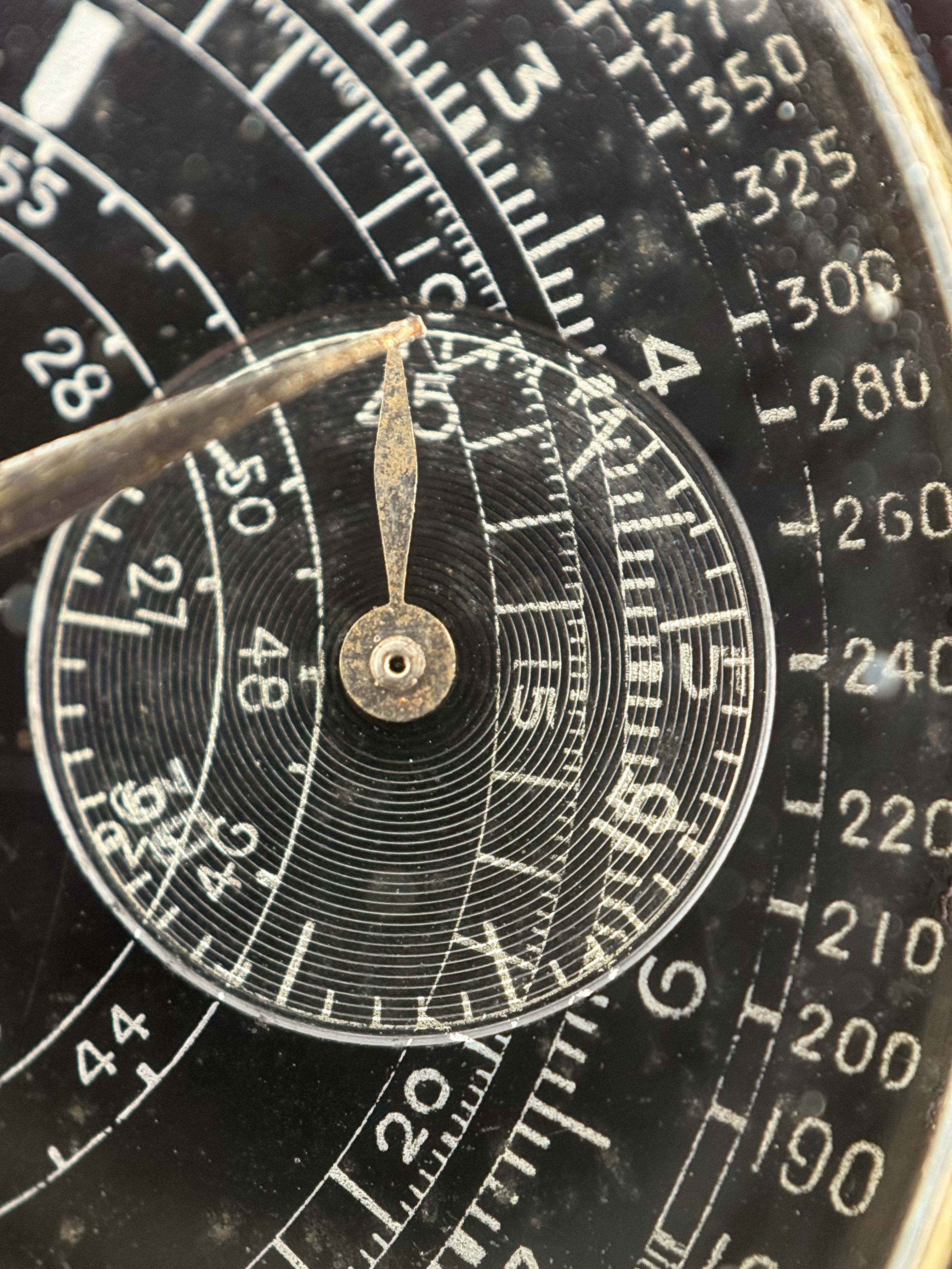 Universal Genève Compur Chronograph – Black Snail Dial, Multi-Scale, Mid-1930s