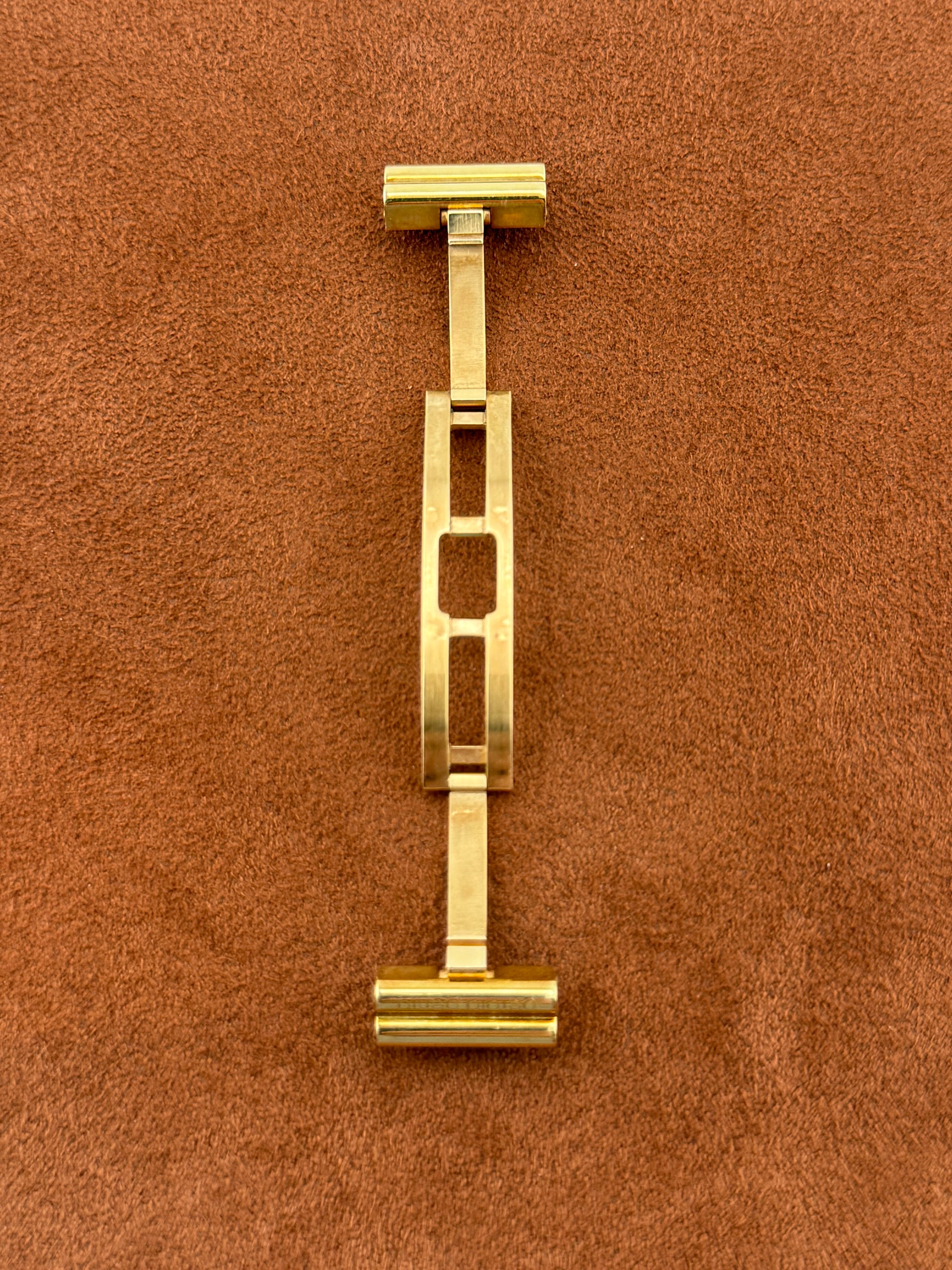 Gérald Genta Gefica – 18K Gold, Coral Dial, Moon Phase, Day-Date, 24 Hour