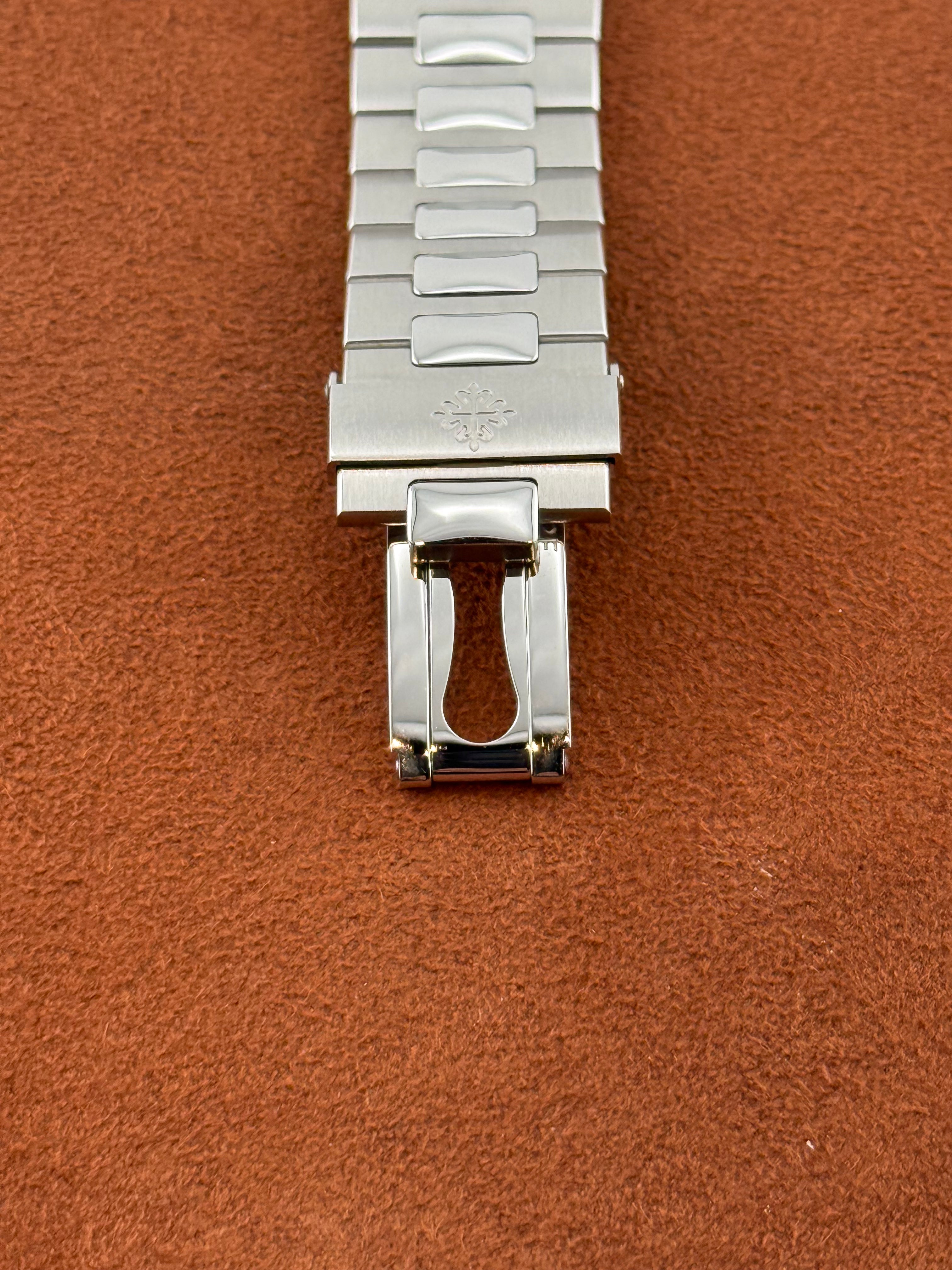 Patek Philippe Nautilus Ref. 3712/1A – First Series, Original Certificate, Full Set