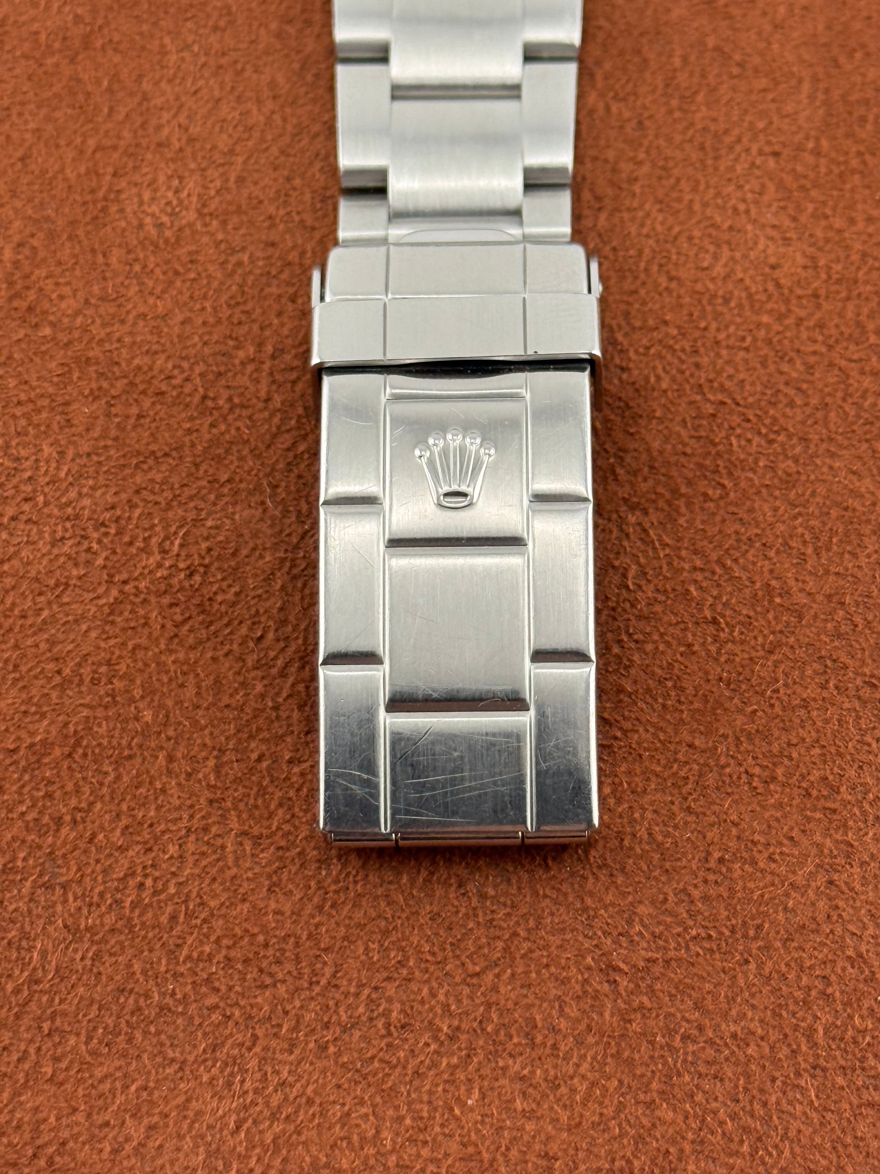 Rolex Submariner Date Ref. 16610LV “Kermit” – serie F, juego completo, 2004