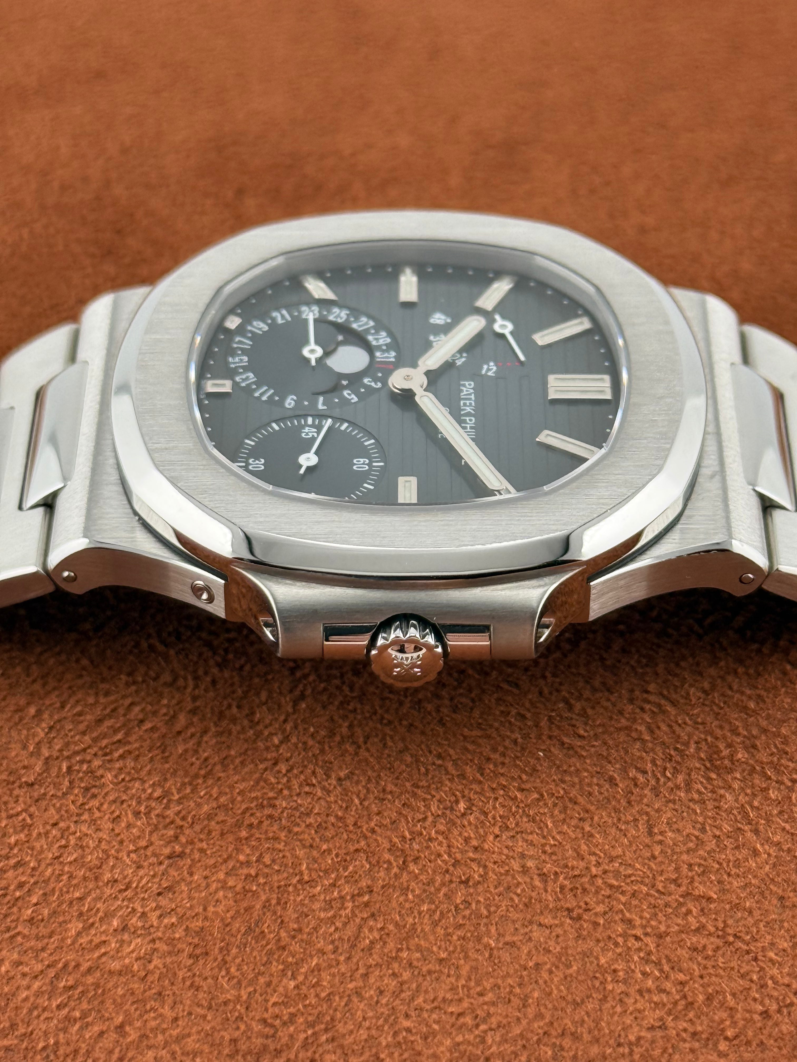 Patek Philippe Nautilus Ref. 3712 “3 Dots” – primera serie, juego completo, alrededor de 2005