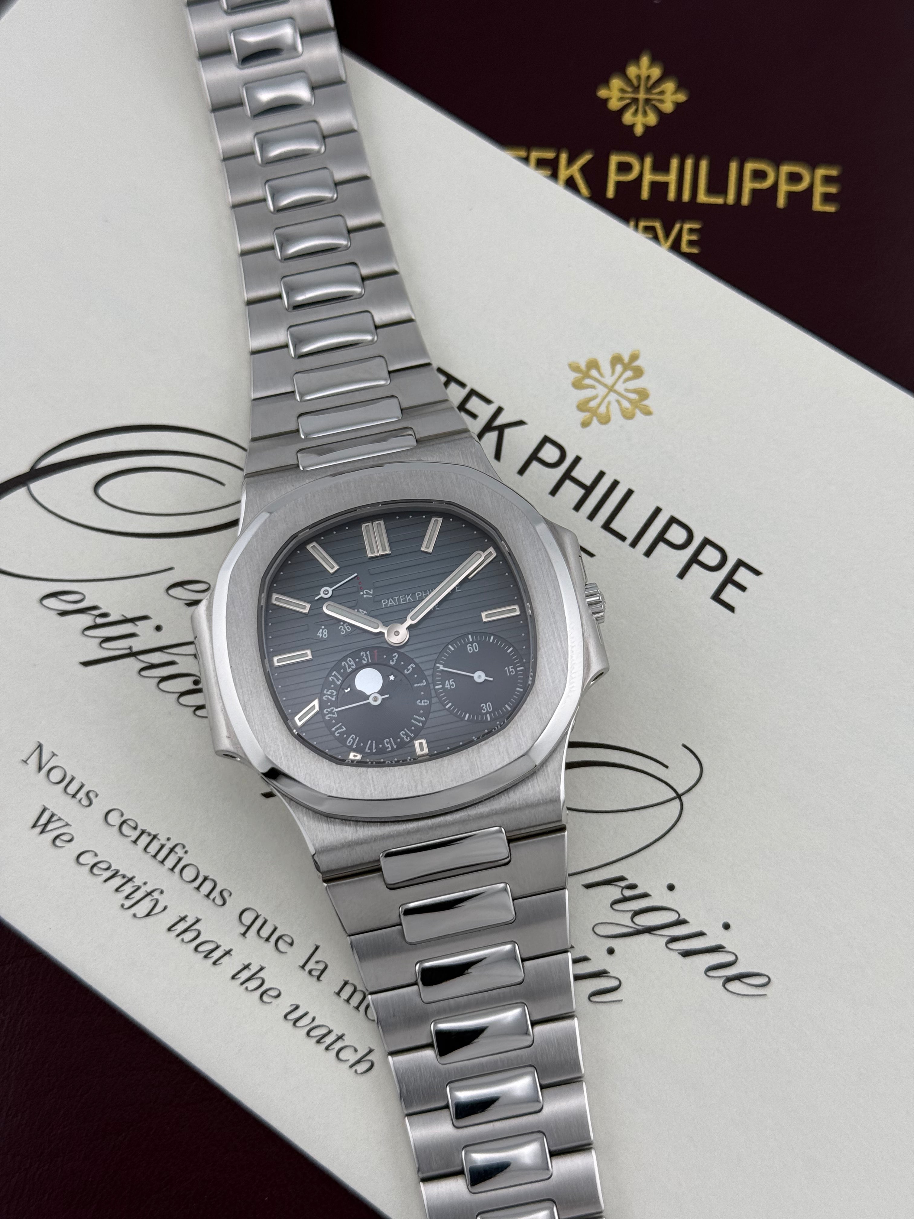 Patek Philippe Nautilus Ref. 3712 “3 Dots” – primera serie, juego completo, alrededor de 2005