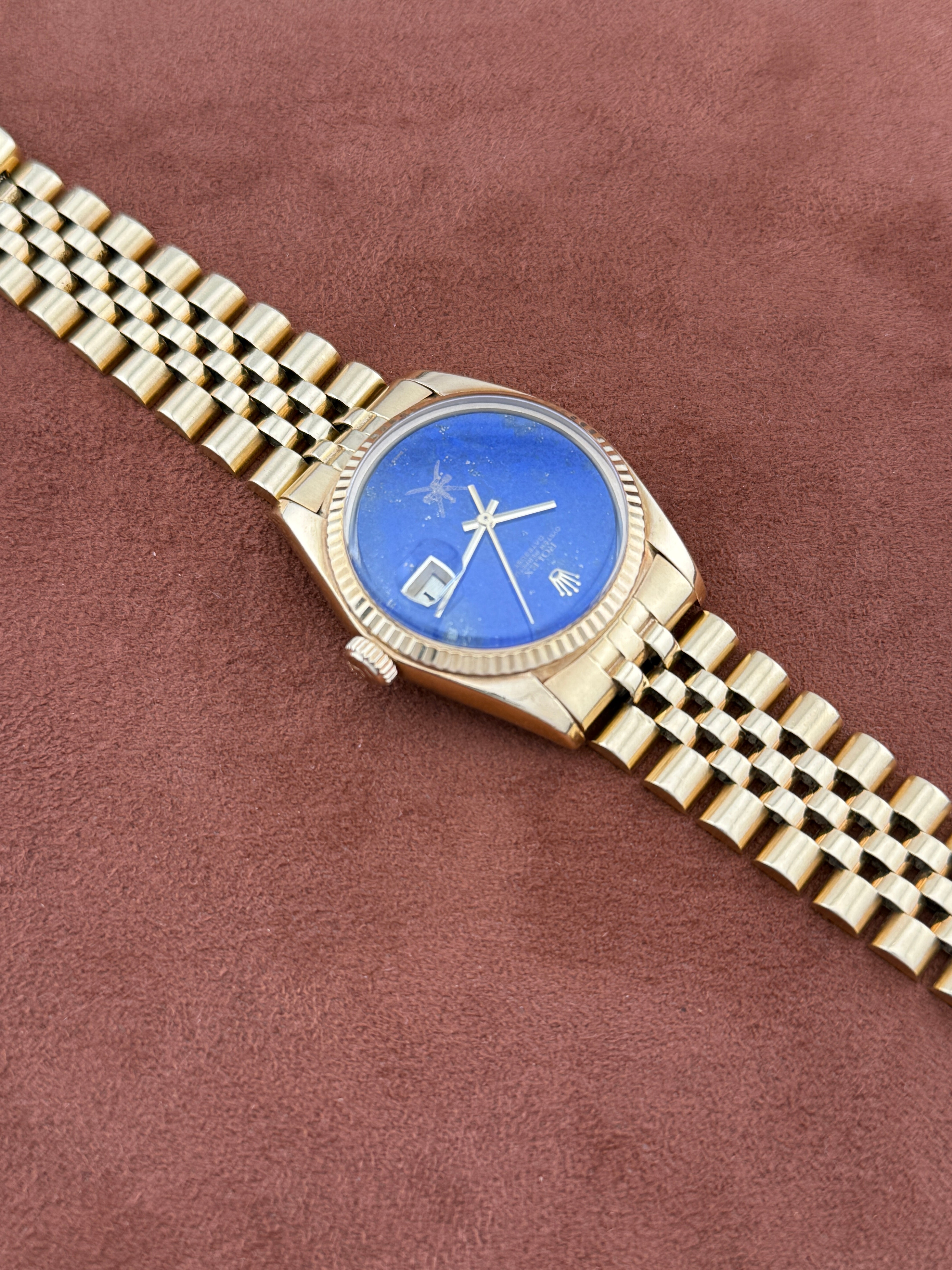 Rolex Oyster Perpetual Datejust Ref. 1601 — 18k Yellow Gold, Lapis Lazuli Khanjar Dial, Circa 1975