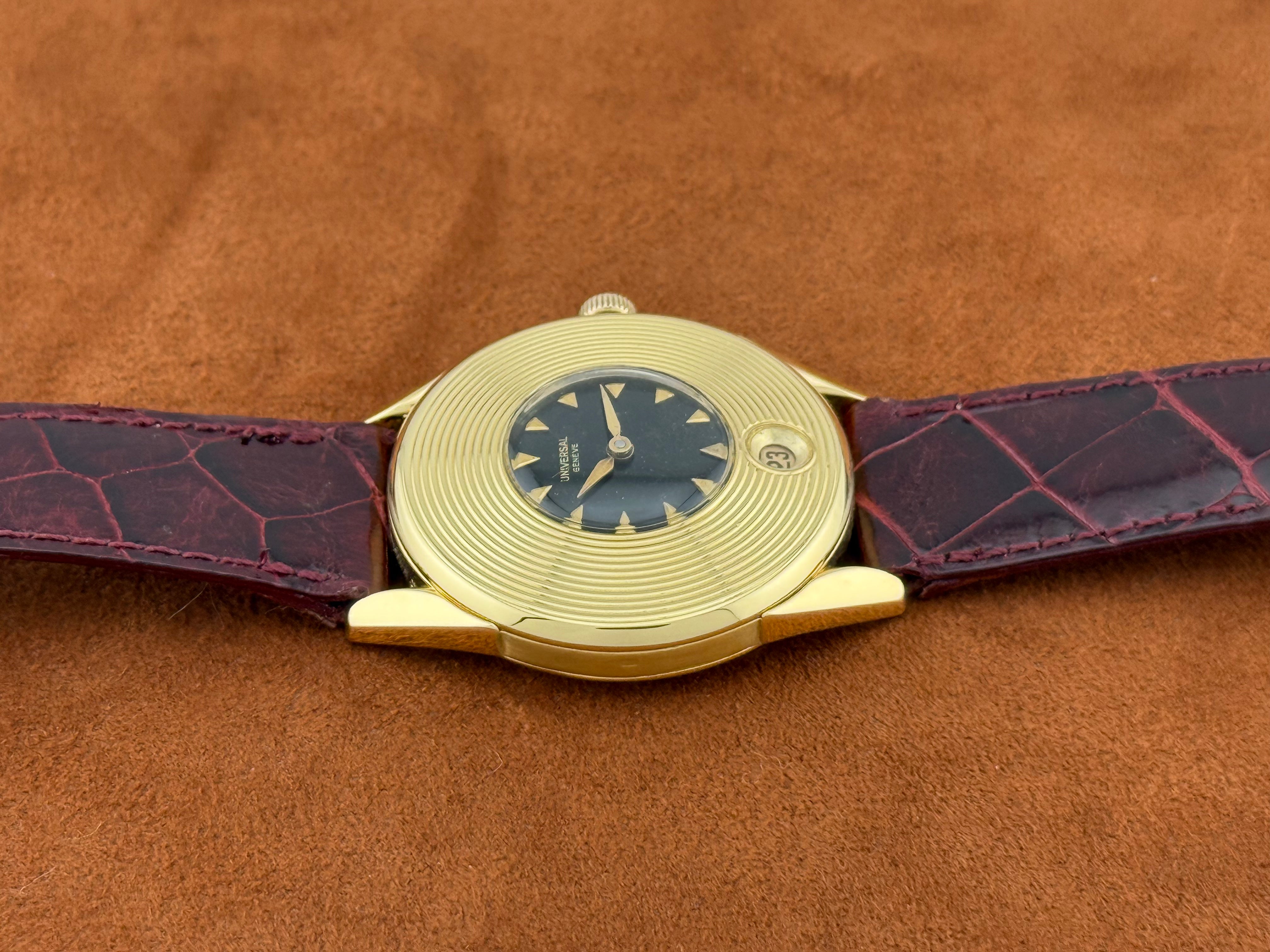 Universal Genève Disco Volante – Yellow Gold Calendar Wristwatch