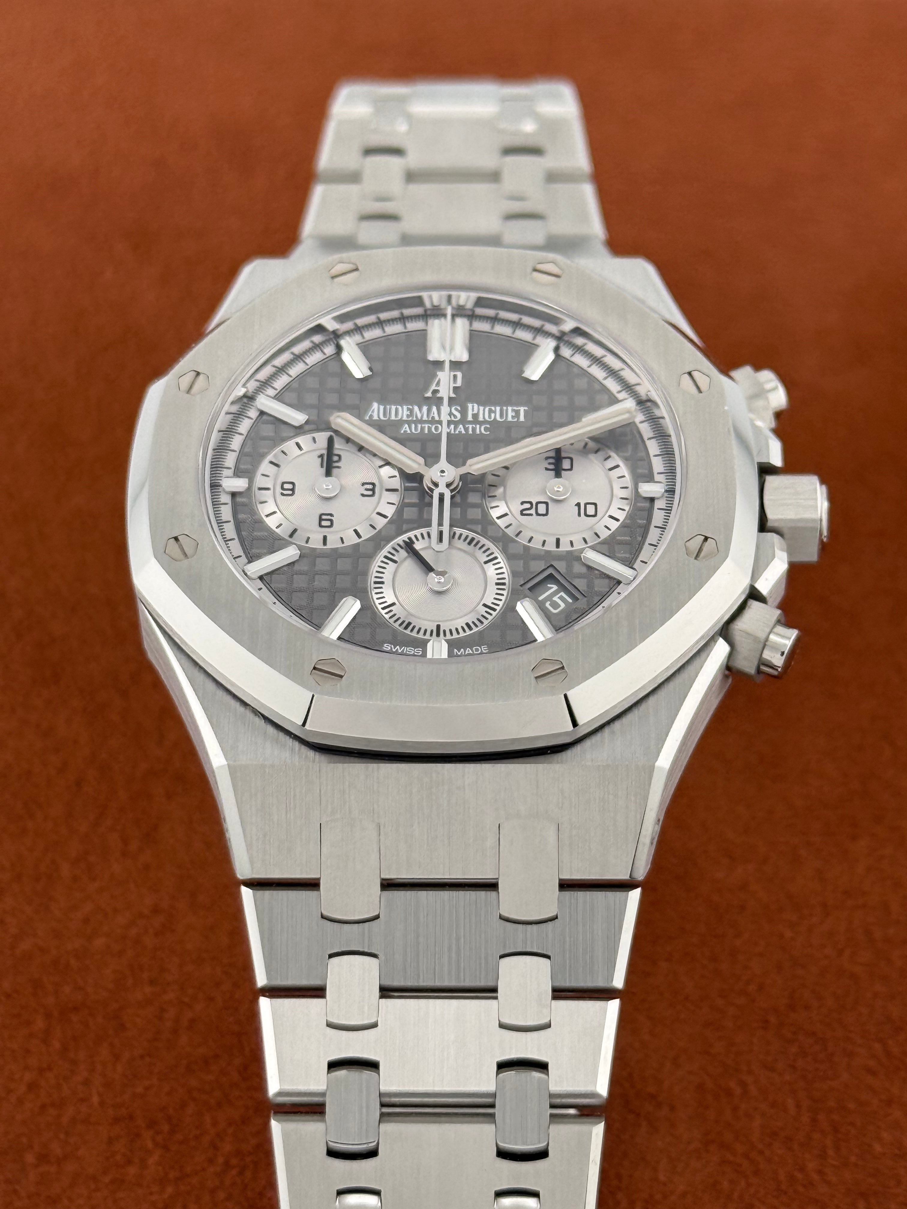 Audemars Piguet Royal Oak Chronograph Ref. 26315 – 38mm Steel, Grey Dial, Full Set
