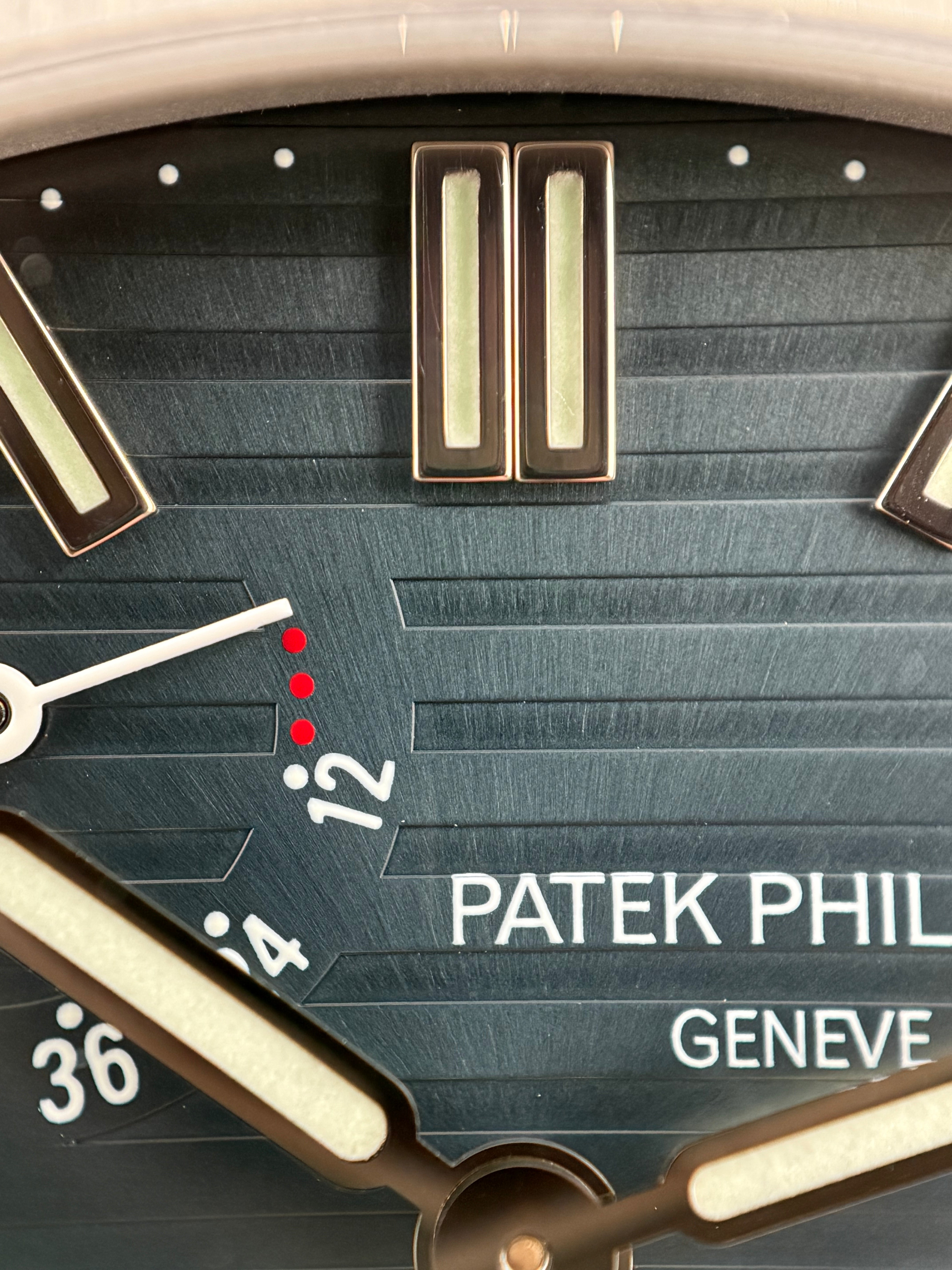 Patek Philippe Nautilus Ref. 3712 “3 Dots” – primera serie, juego completo, alrededor de 2005