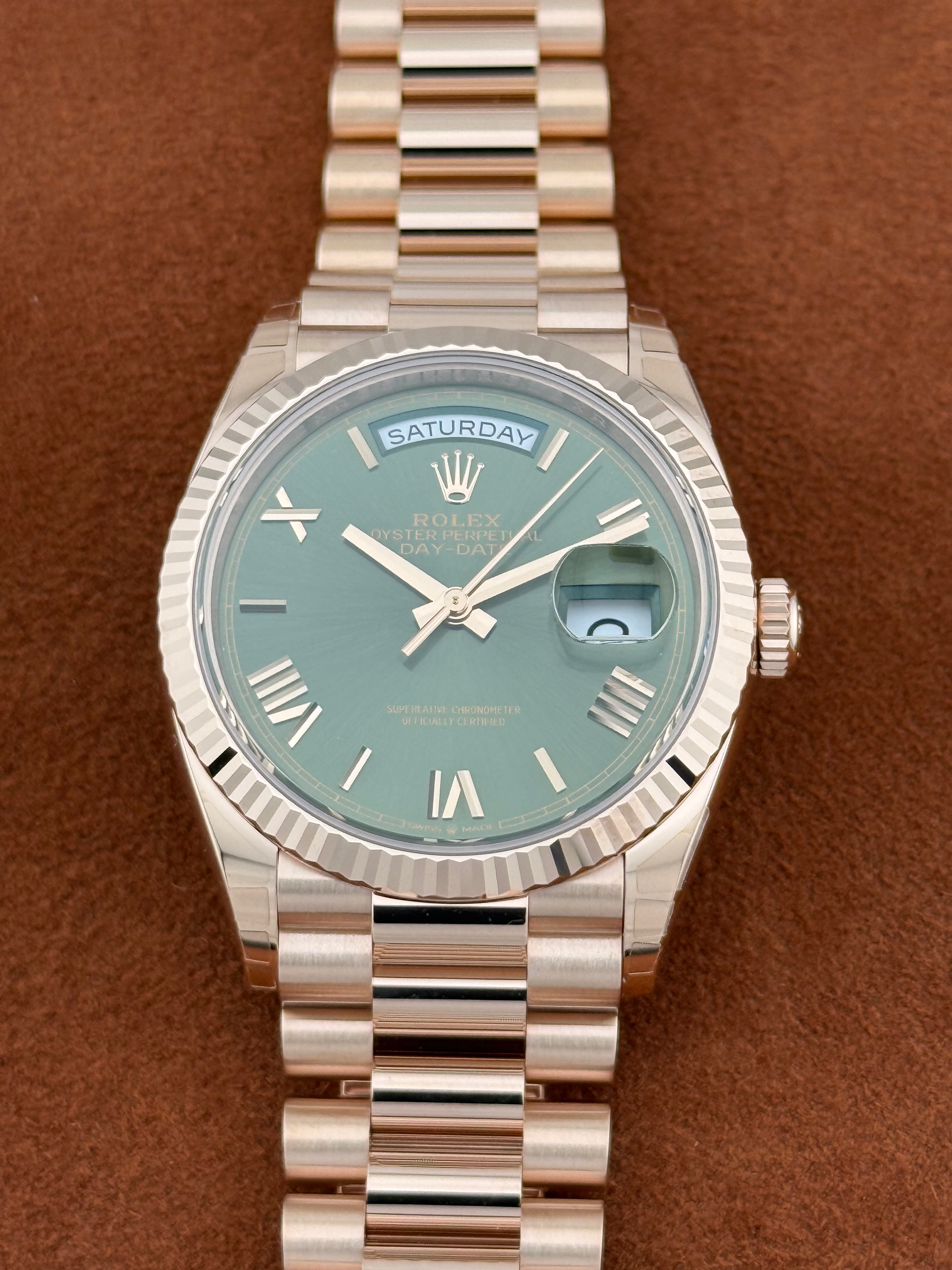Rolex Day-Date 36 Ref. 128235 – Everose Gold, Olive Green Dial – New 2026, Full Set