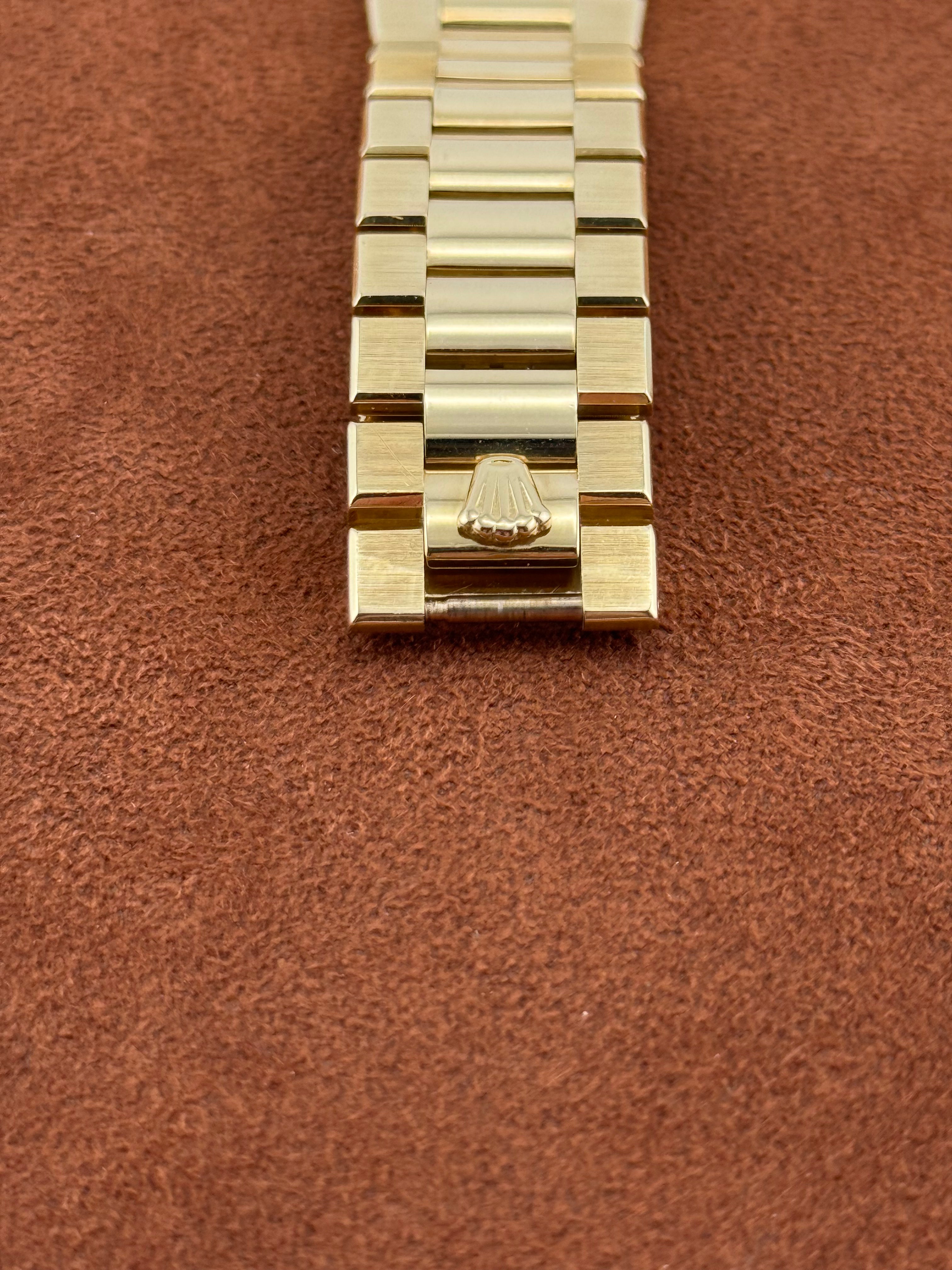 Rolex Oysterquartz Day-Date Ref. 19018 – Black Dial, 18K Yellow Gold Bracelet Watch
