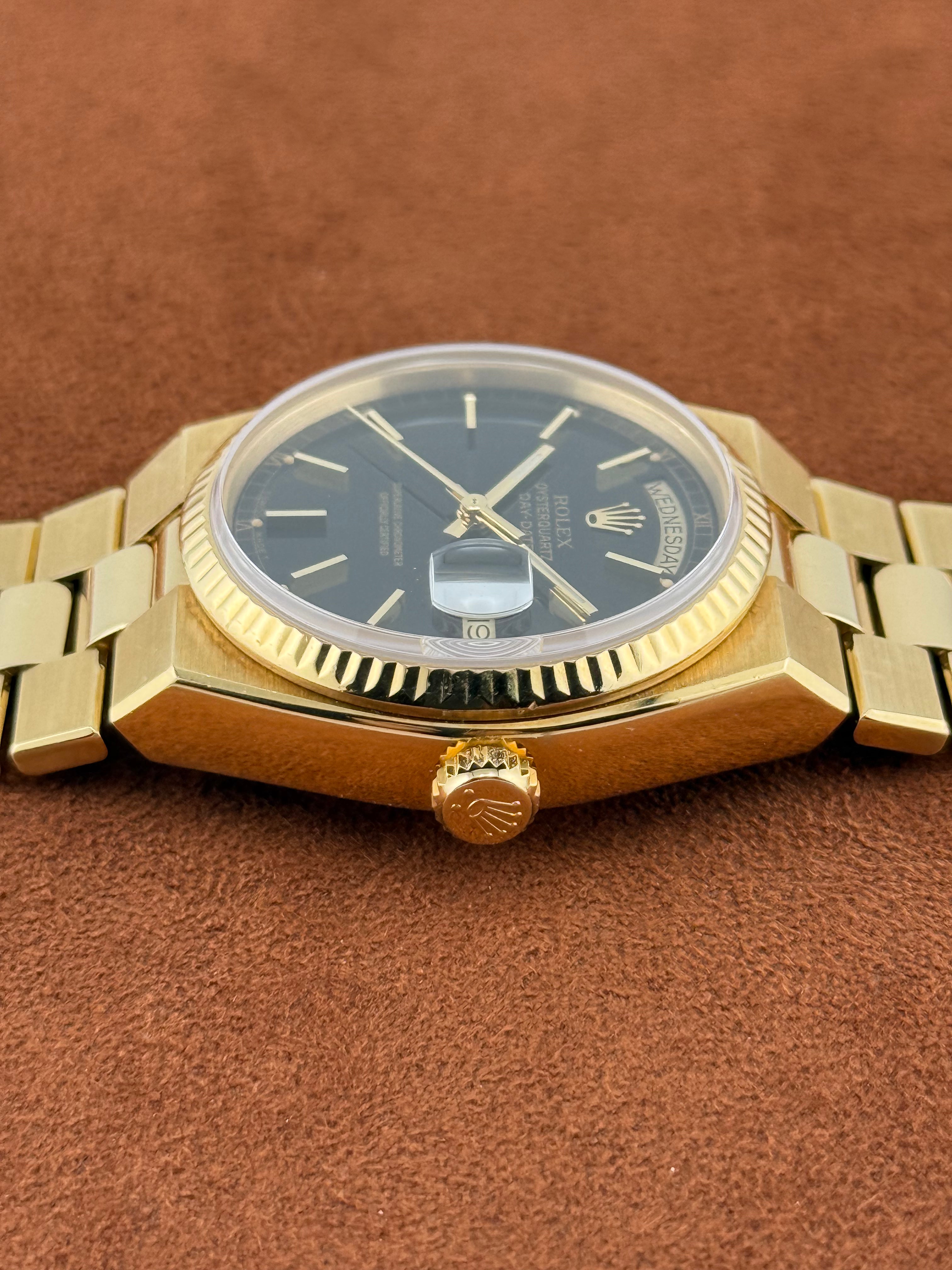Rolex Oysterquartz Day-Date Ref. 19018 – Black Dial, 18K Yellow Gold Bracelet Watch
